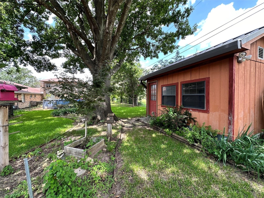 120 W Drane Avenue - Photo 6