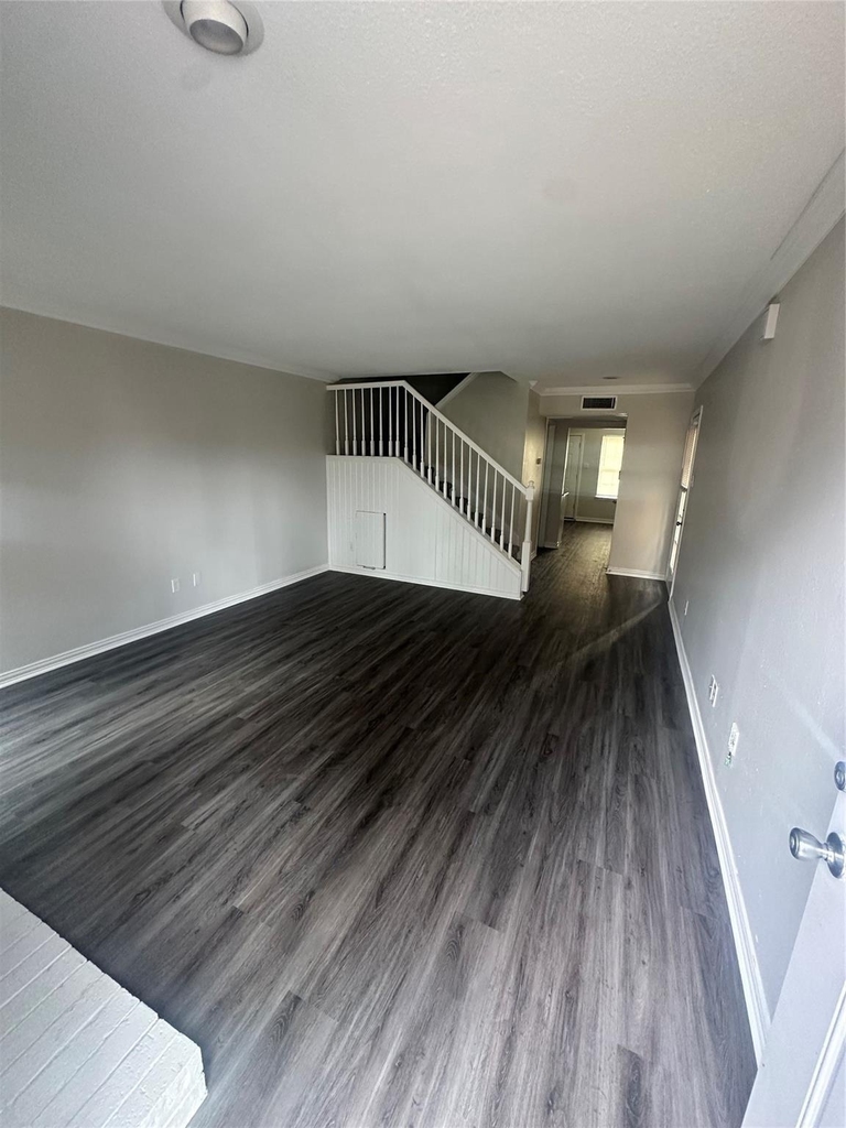 2268 Colony Court - Photo 1