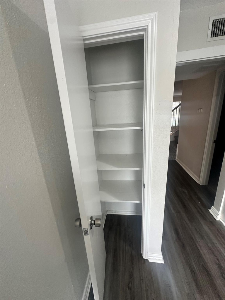 2268 Colony Court - Photo 6