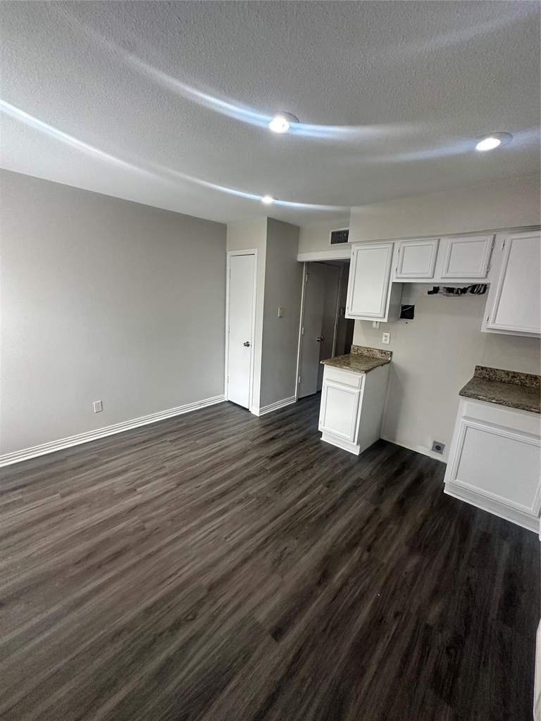 2268 Colony Court - Photo 5