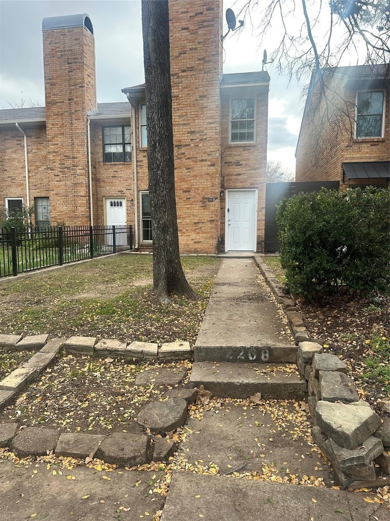 2268 Colony Court - Photo 0