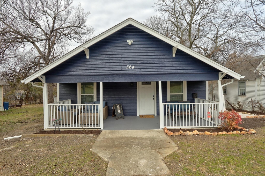 324 S Kentucky Street - Photo 0