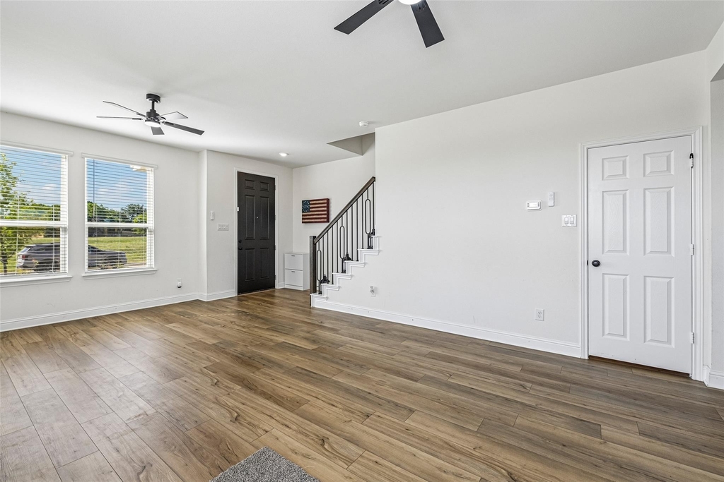 721 Saint Lawrence Drive - Photo 3