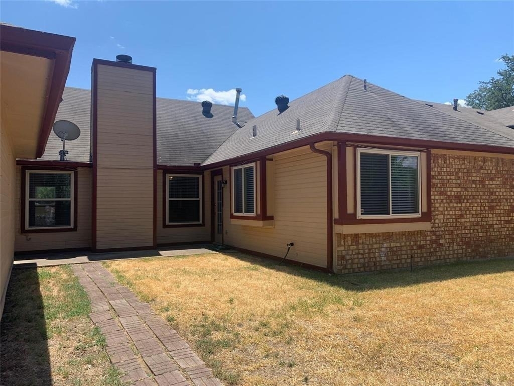 2766 Claremont Drive - Photo 18