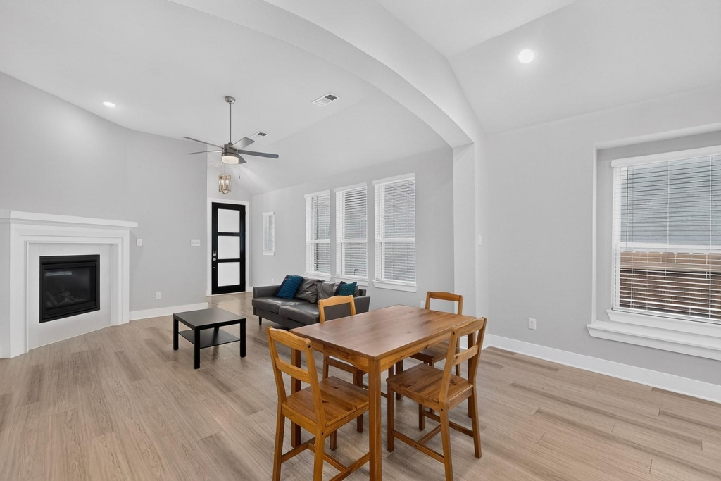 1636 Whispering Meadow Drive - Photo 9