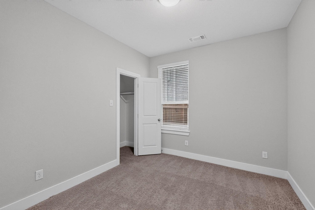 1636 Whispering Meadow Drive - Photo 29