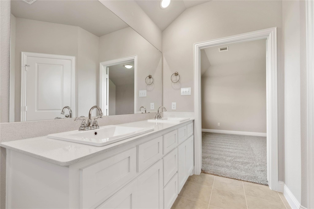 1253 Carinna Drive - Photo 7