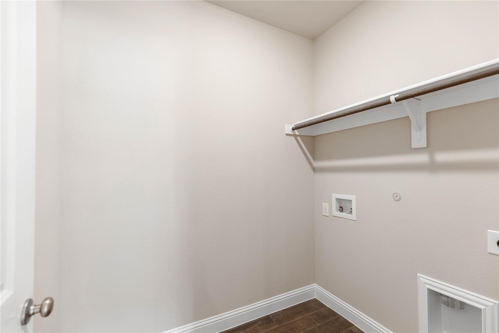 1253 Carinna Drive - Photo 5