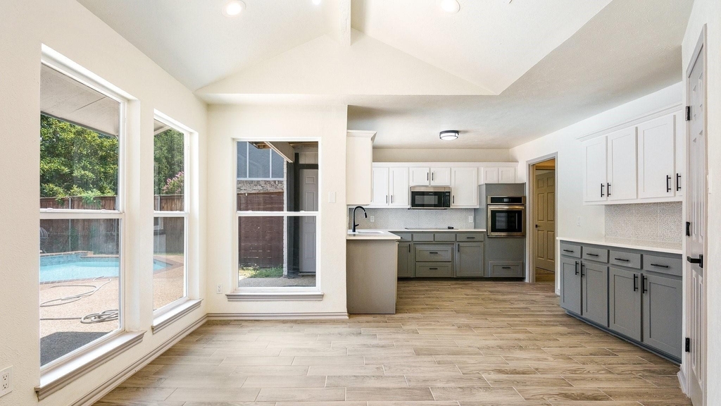 2616 Ellis Court - Photo 3