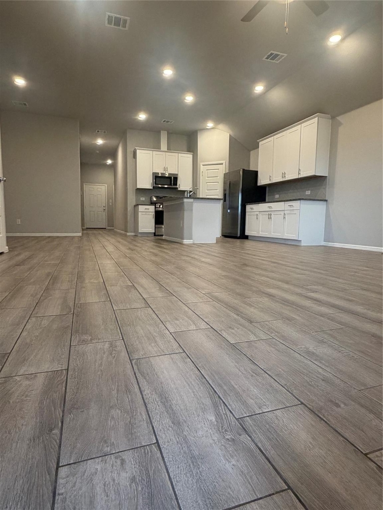 442 Kingsbury Avenue - Photo 2