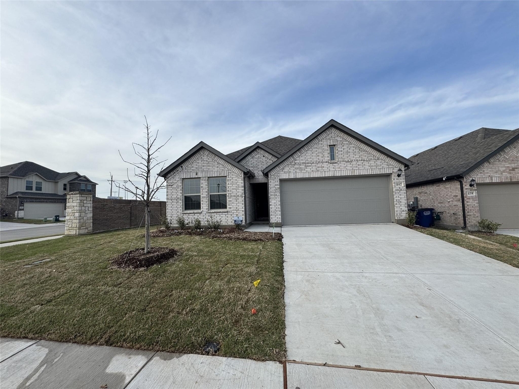 442 Kingsbury Avenue - Photo 0