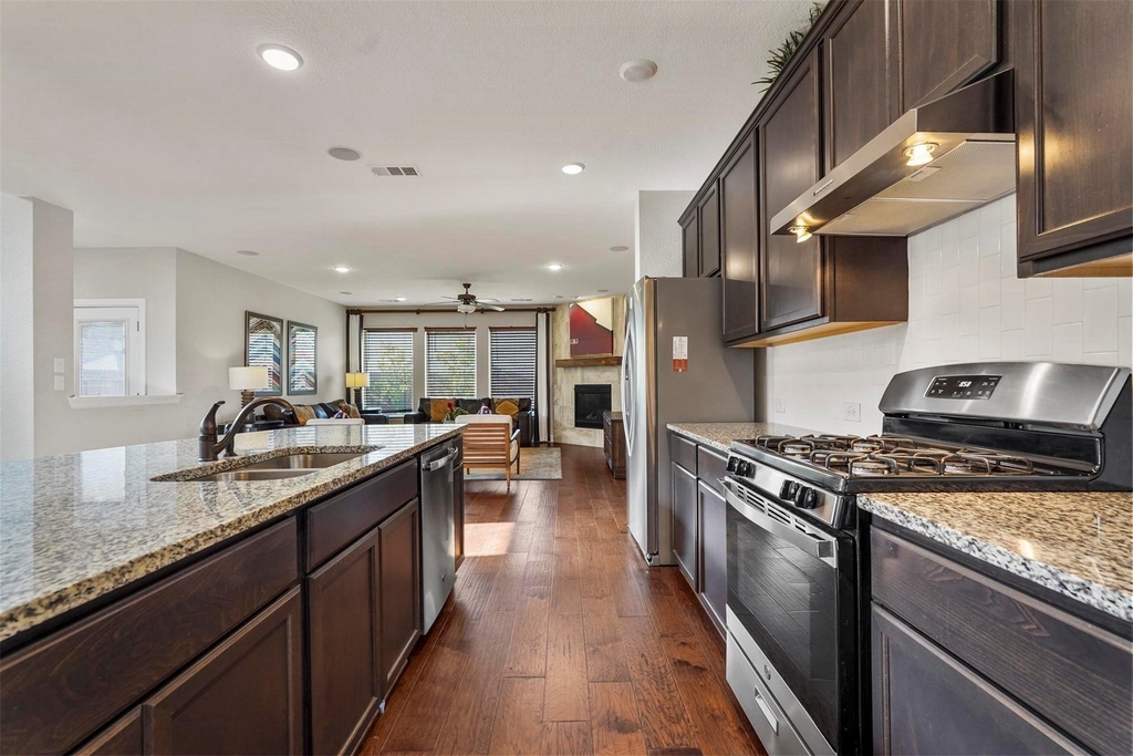1609 Cedar Crest Drive - Photo 4