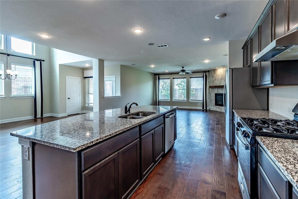 1609 Cedar Crest Drive - Photo 2
