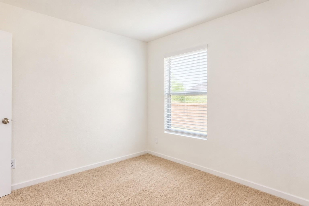 608 Finch Circle - Photo 3