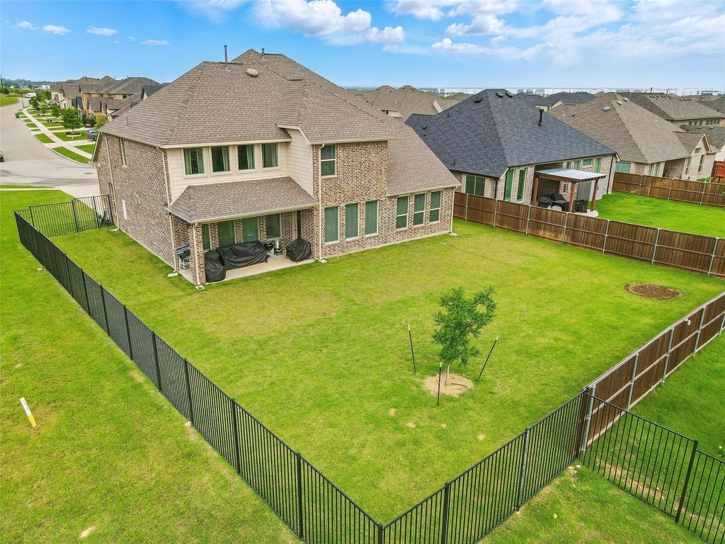 1477 Shooting Star Drive - Photo 36