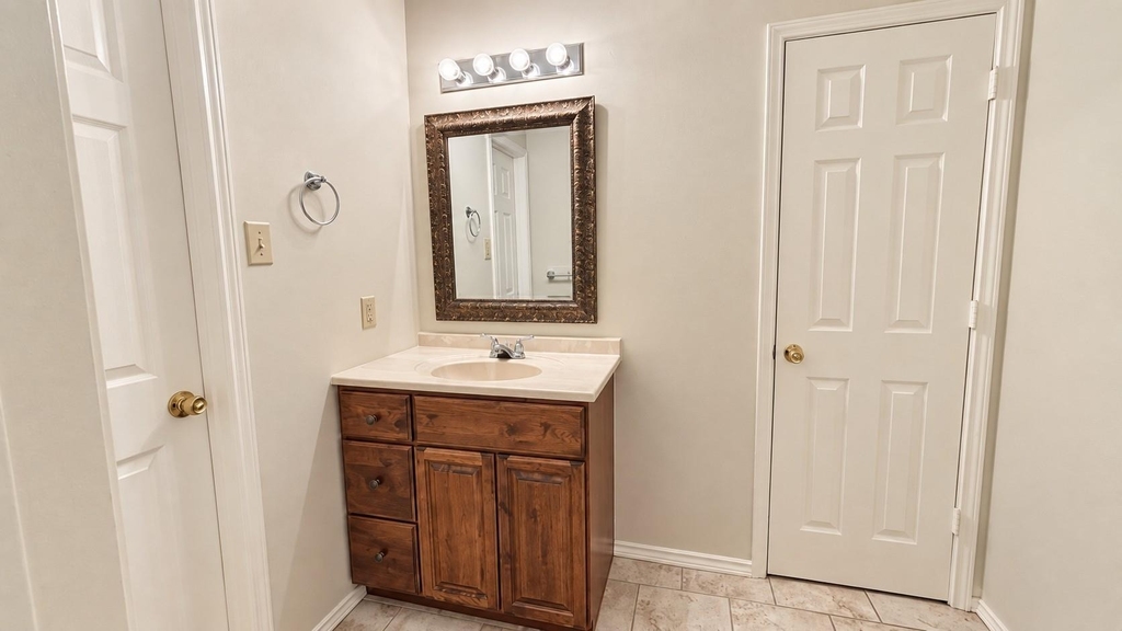 628 Raintree Circle - Photo 18