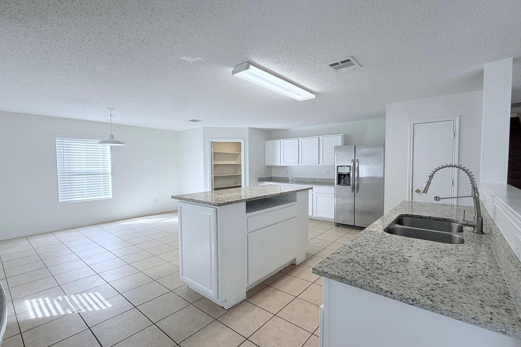 7909 Mosstree Drive - Photo 11