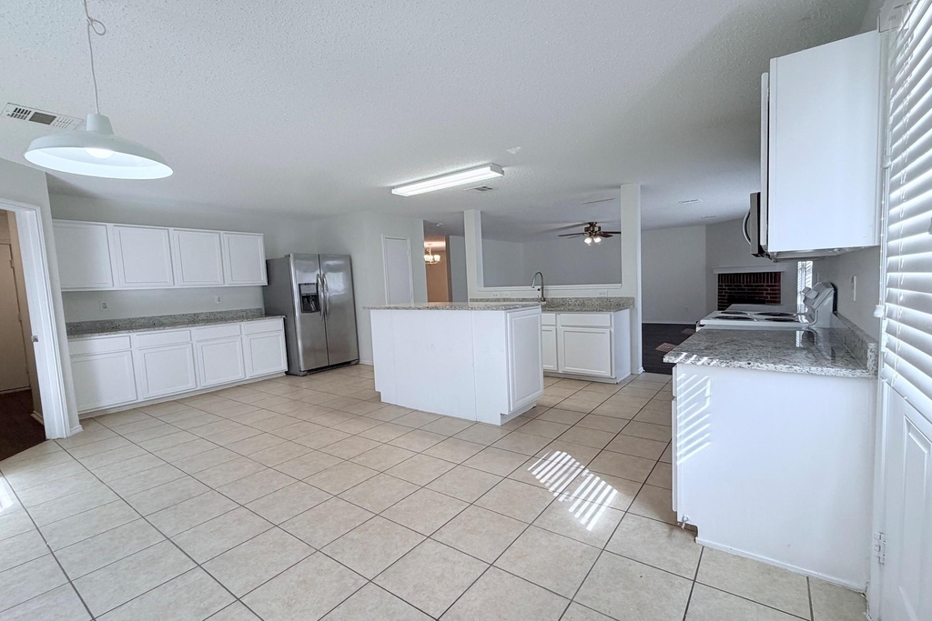 7909 Mosstree Drive - Photo 12