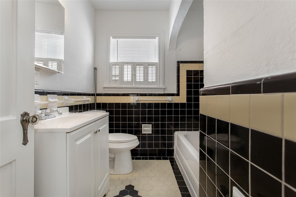 5705 Ross Avenue - Photo 25