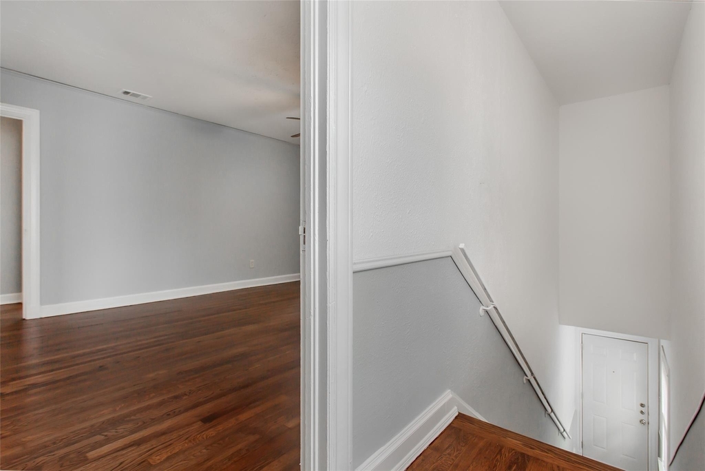 5705 Ross Avenue - Photo 4