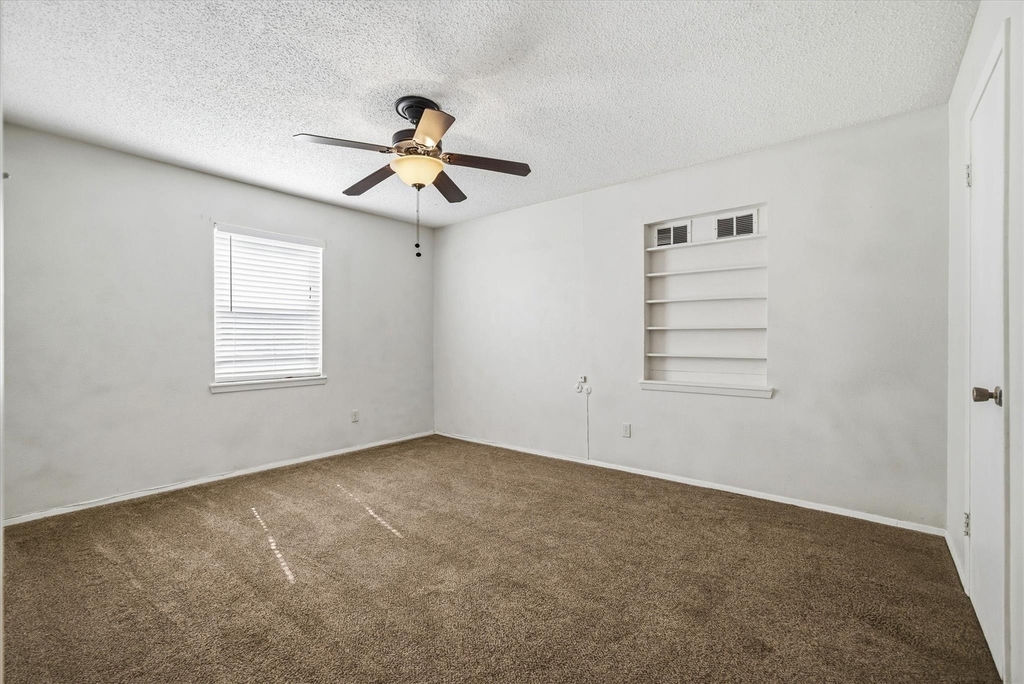 1729 Elliot Drive - Photo 18