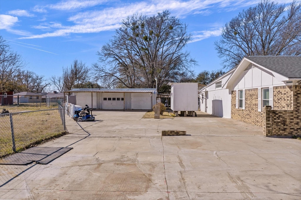 1729 Elliot Drive - Photo 3