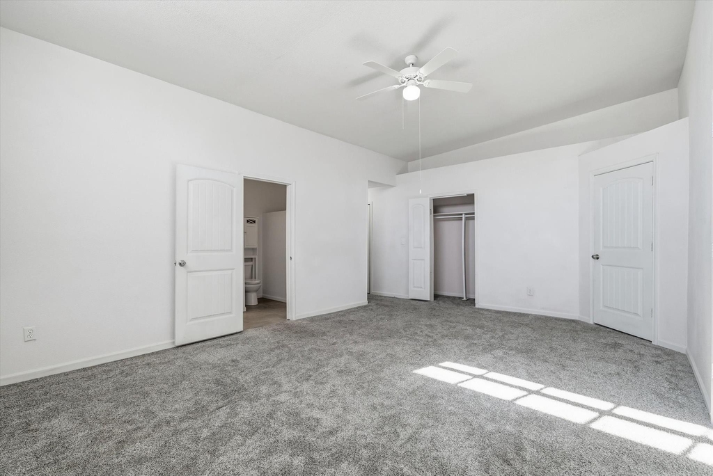 1729 Elliot Drive - Photo 32