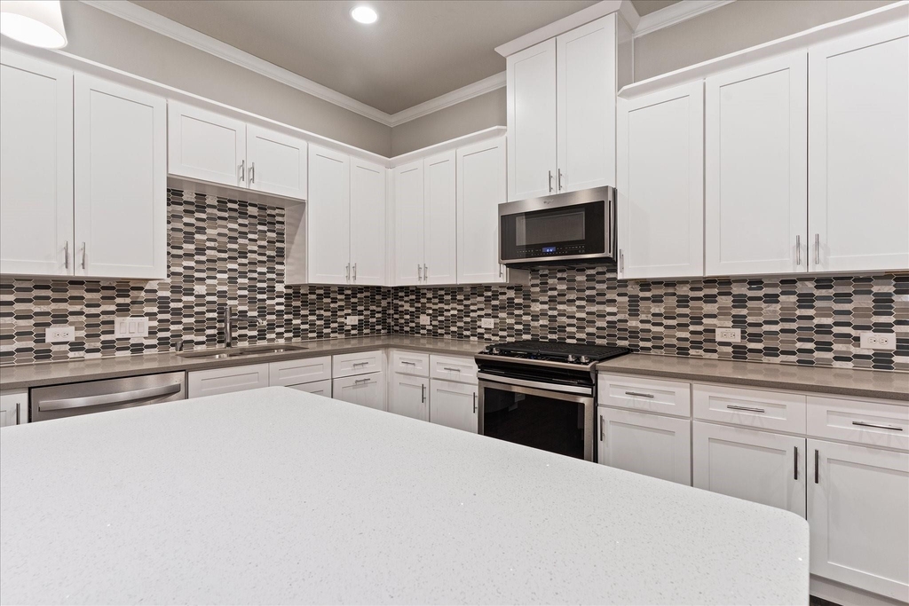 5977 Page Street - Photo 7