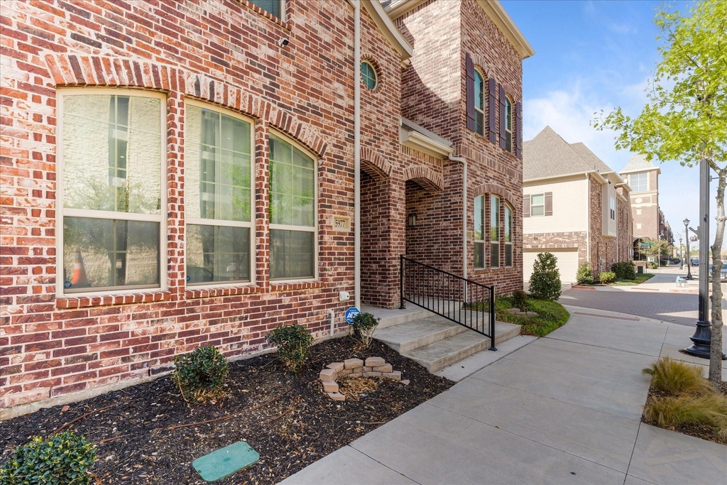 5977 Page Street - Photo 3