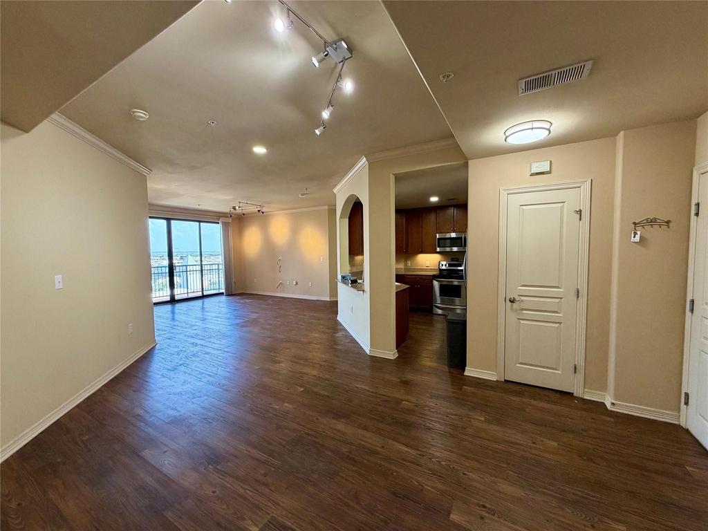 330 Las Colinas Boulevard E - Photo 4