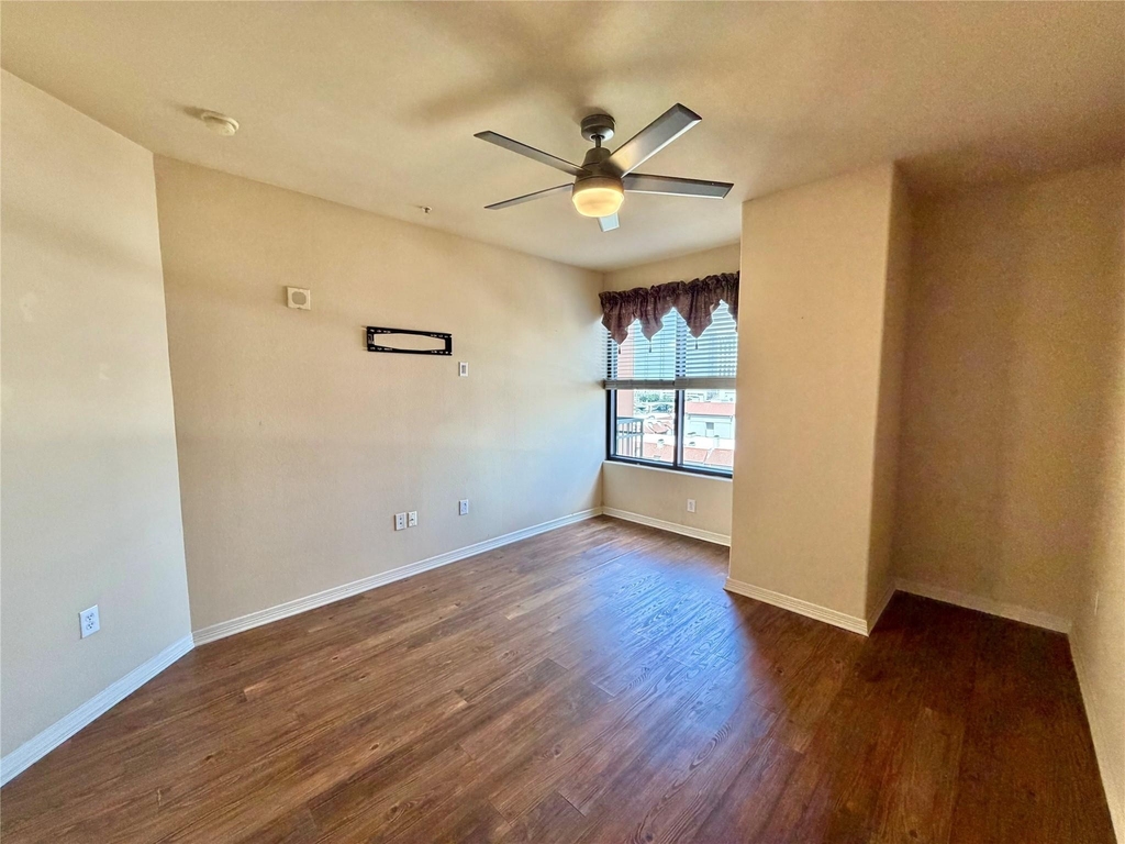 330 Las Colinas Boulevard E - Photo 18