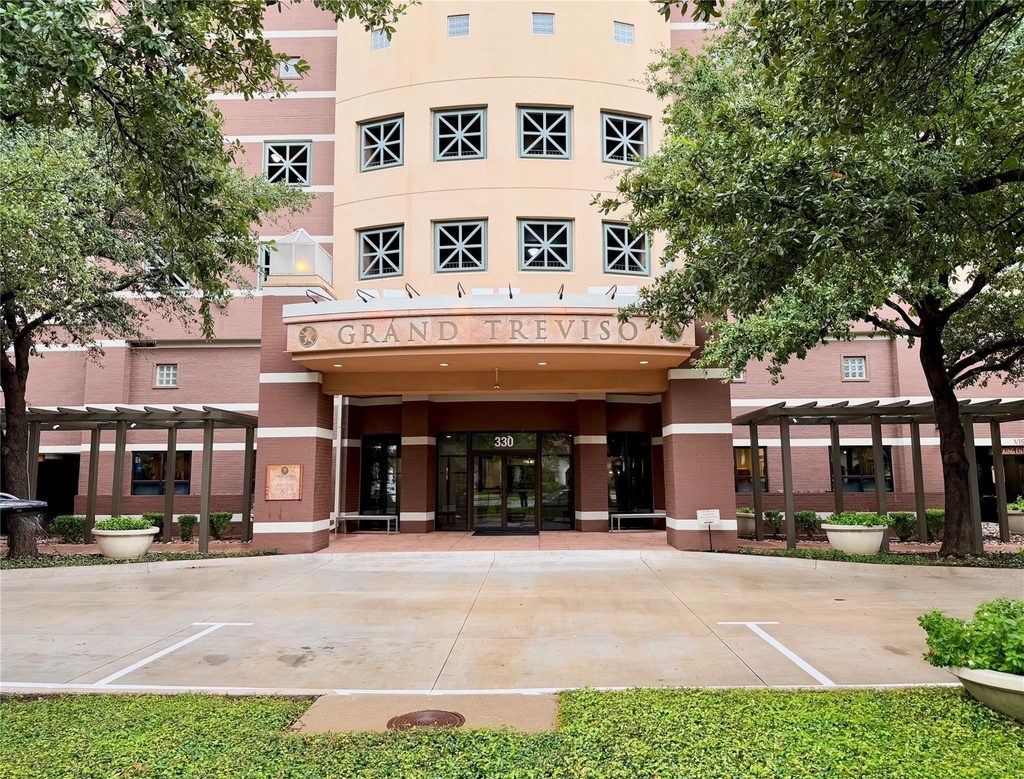 330 Las Colinas Boulevard E - Photo 2