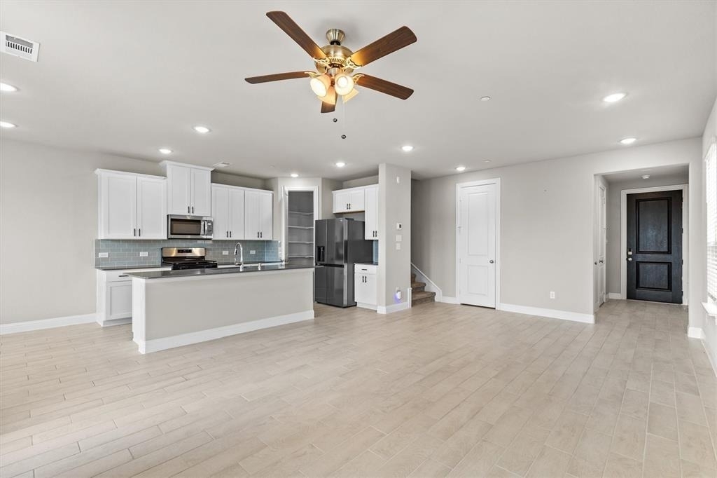 593 Hutchinson Lane - Photo 7