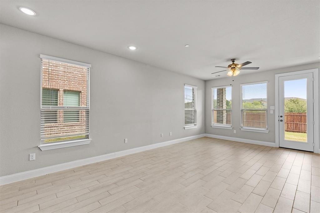 593 Hutchinson Lane - Photo 6