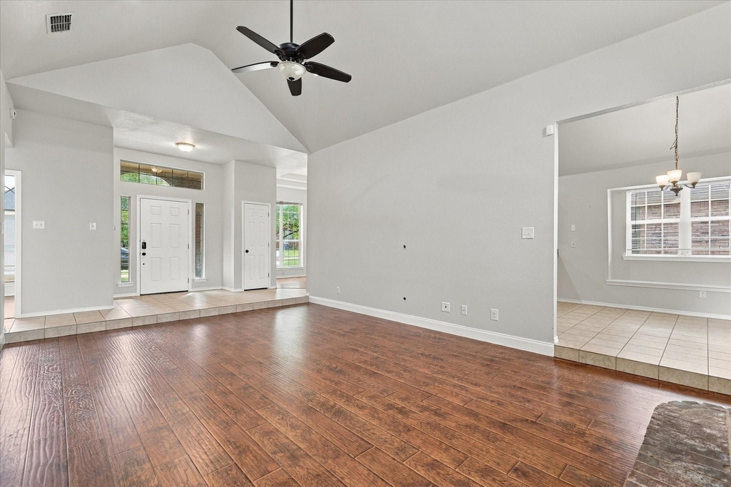 1653 Glenmore Drive - Photo 10