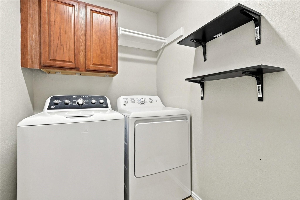 1653 Glenmore Drive - Photo 38