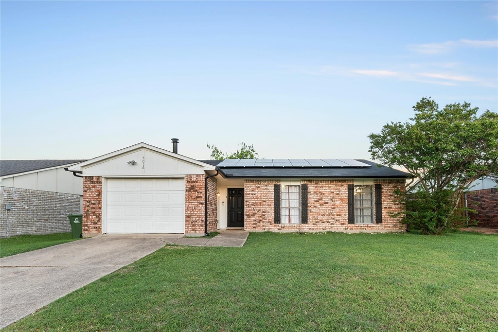 5016 Griffin - Photo 1