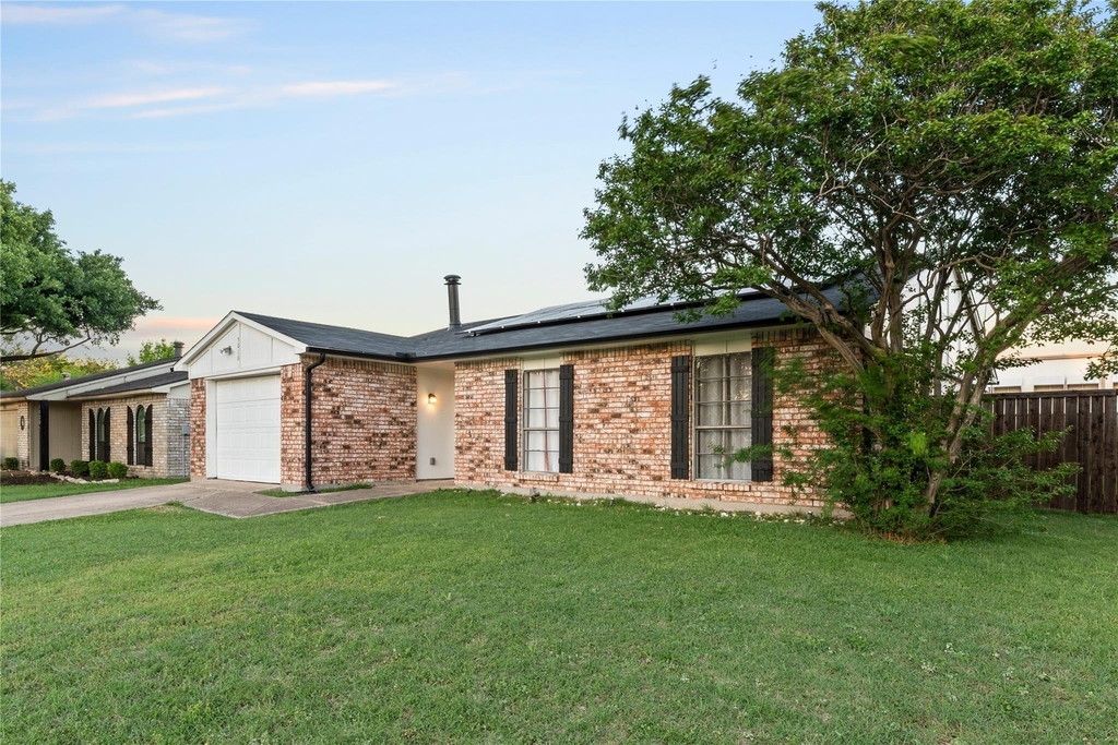 5016 Griffin - Photo 2