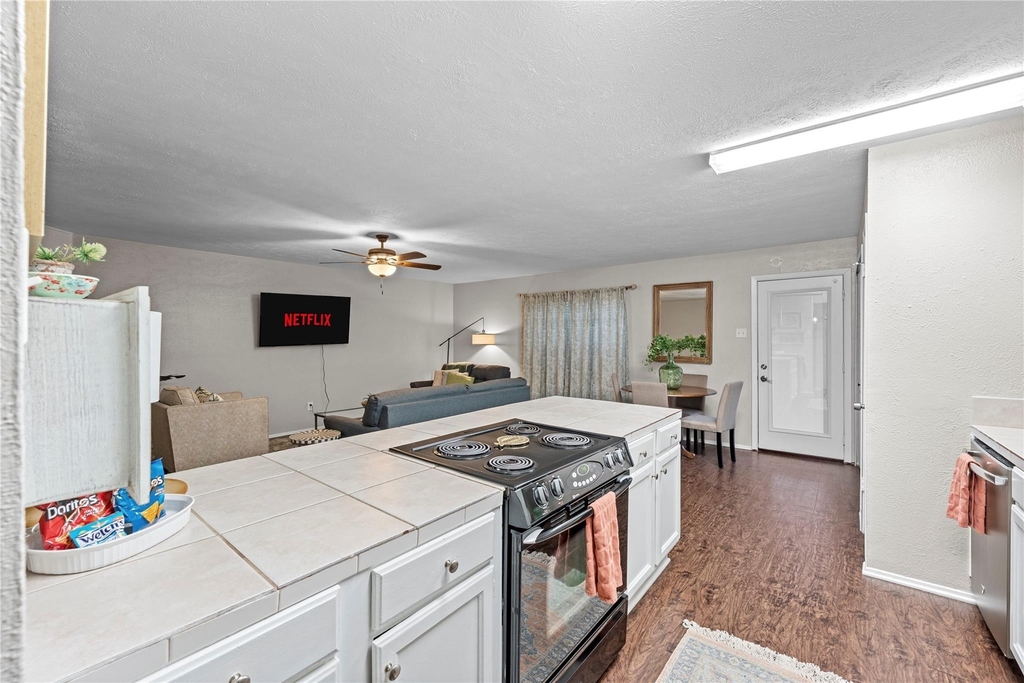 5016 Griffin - Photo 3