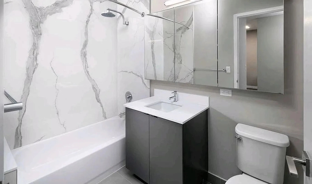 250 West 50th Street - Photo 15