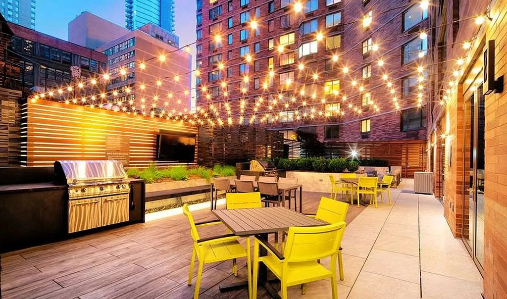 250 West 50th Street - Photo 5