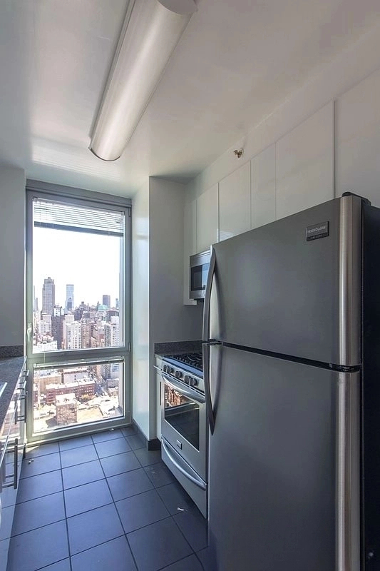 505 West 37th Street - Photo 1