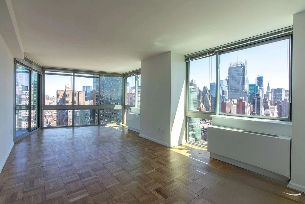 505 West 37th Street - Photo 0