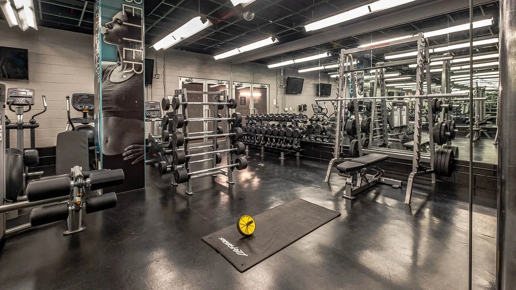400 West 37th Street - Photo 8