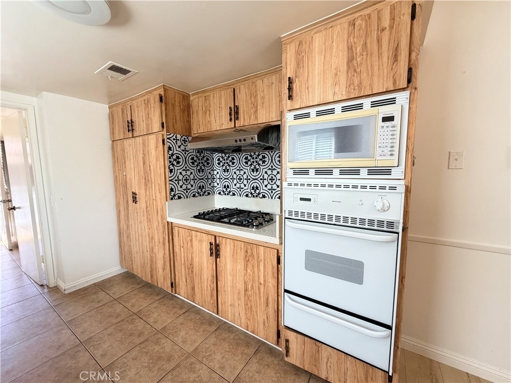 3007 Norsewood Drive - Photo 6