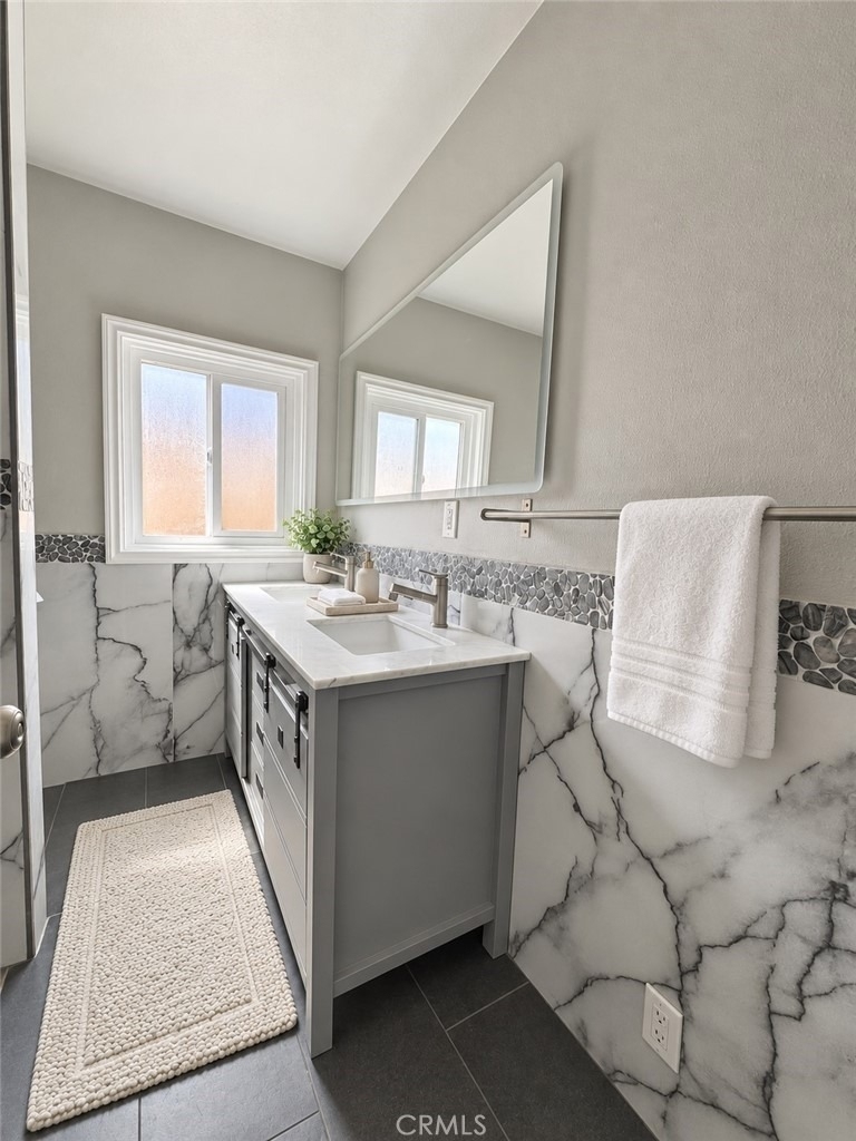 1652 La Golondrina Avenue - Photo 8