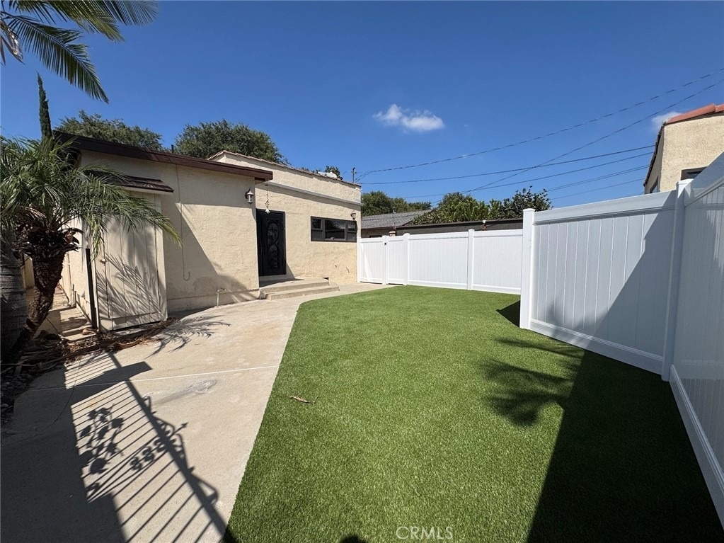 1652 La Golondrina Avenue - Photo 10