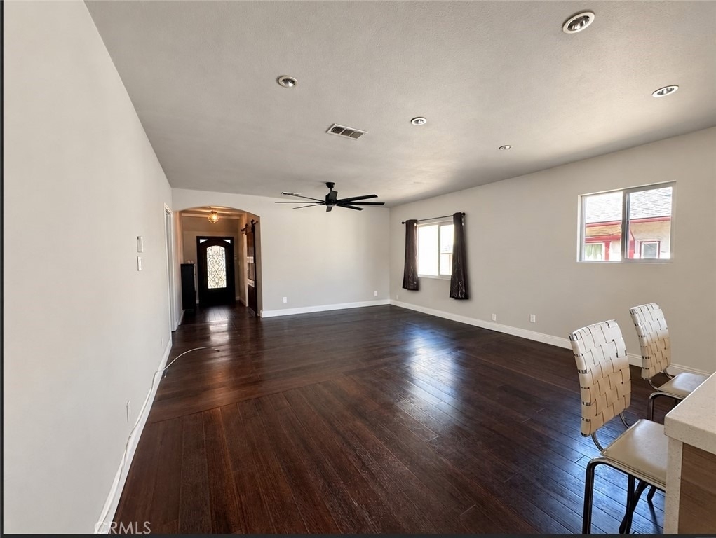 1652 La Golondrina Avenue - Photo 2