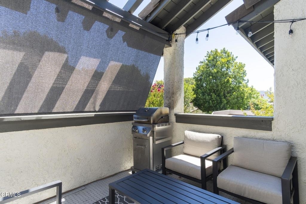 1340 E Hillcrest Drive - Photo 18