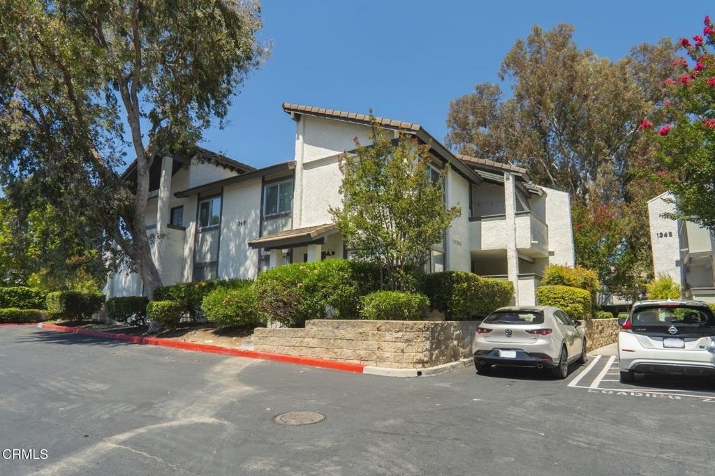 1340 E Hillcrest Drive - Photo 23